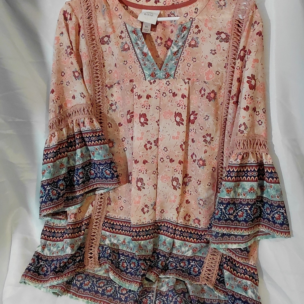 Knox Rose Peach Floral Tunic with Blue Trim - Picture 7 of 13